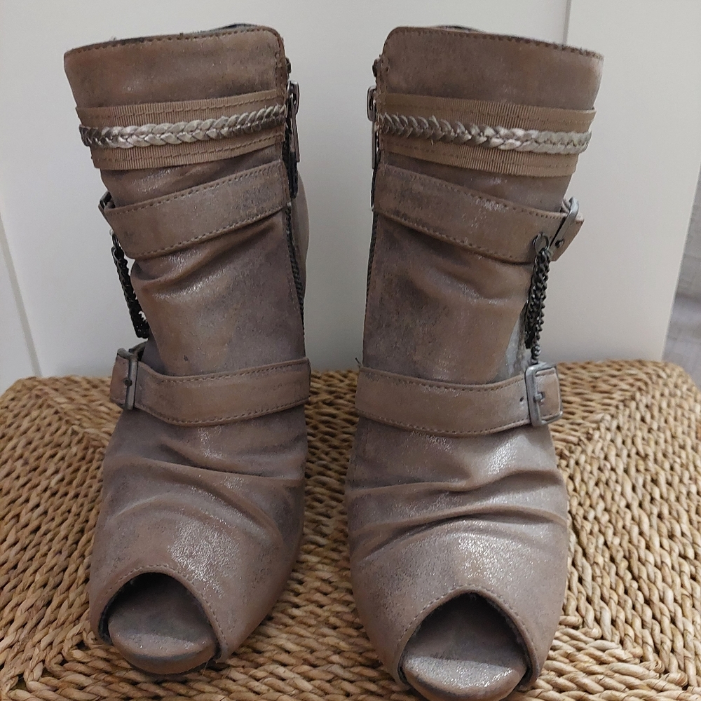 Women's Peak A Boo Ankle Bootie